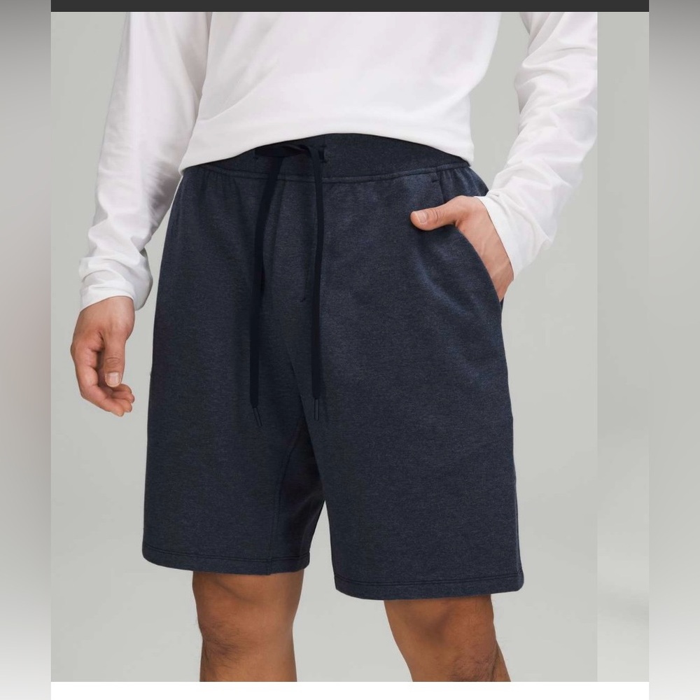Lululemon City Sweat Short 9"
Heathered Classic Navy size large